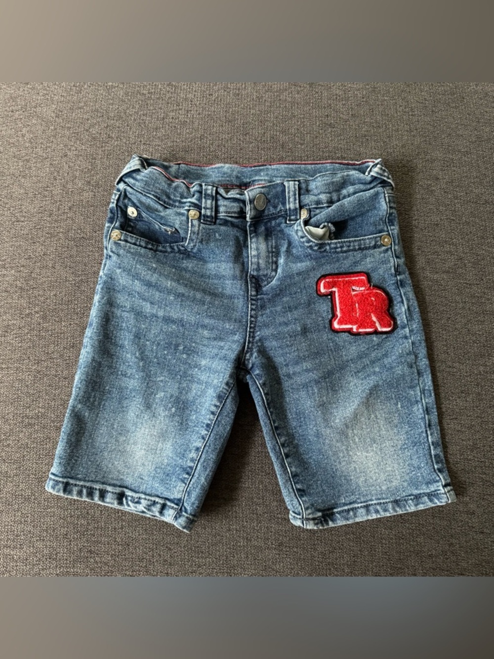 True Religion Blue Denim Jean Shorts Horseshoe Pocket Red TR logo appliqué M 10